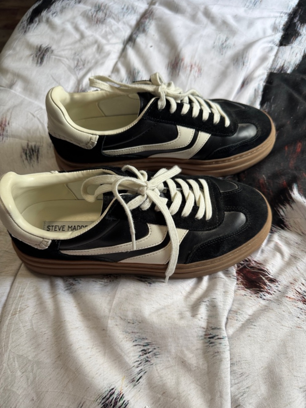 Steve Madden Dodge Black and Cream Low-Top Sneakers with Gum Sole